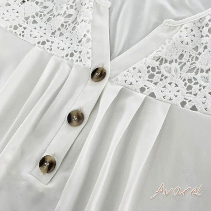 T-Shirt mit Hohlsaum, Spitze und plissiertem Patchwork für stilvollen Komfort